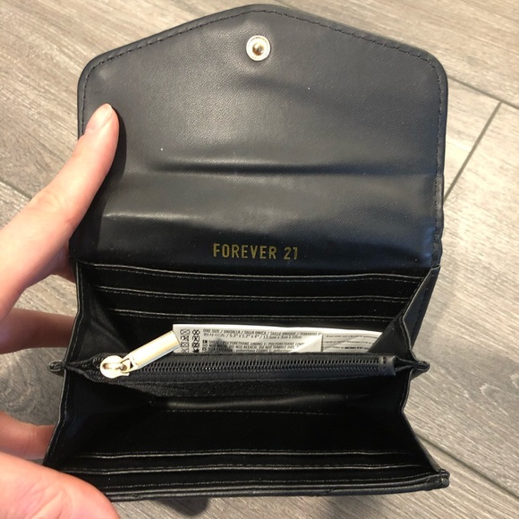 Forever21 black wallet - Picture 3 of 3